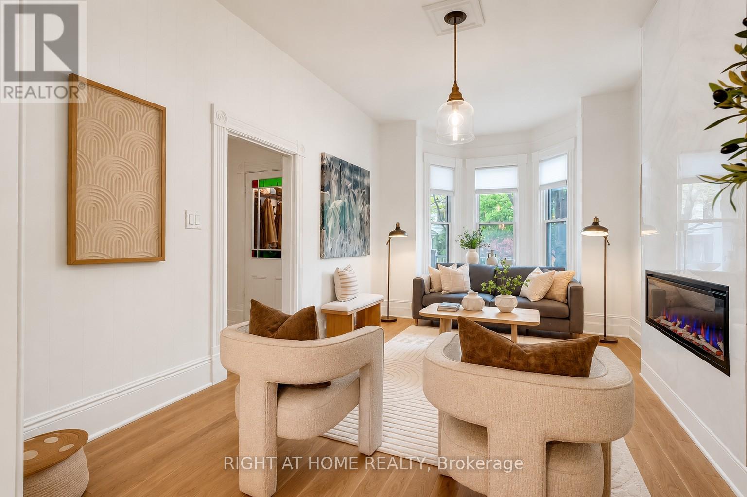 Photo of 118 LANSDOWNE AVENUE