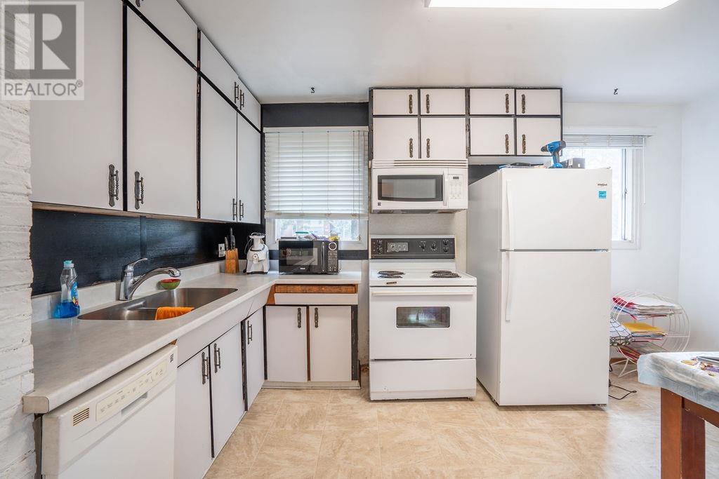 15 Grand BLVD - 23
