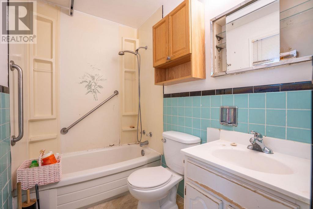 15 Grand BLVD - 25
