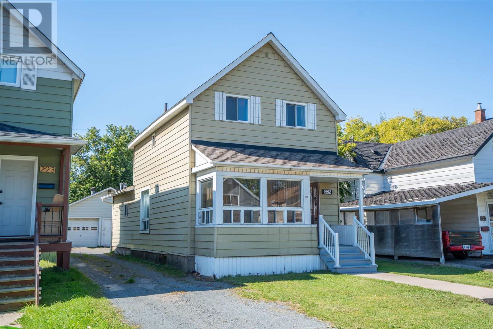 Property for sale at 225 Beverley ST