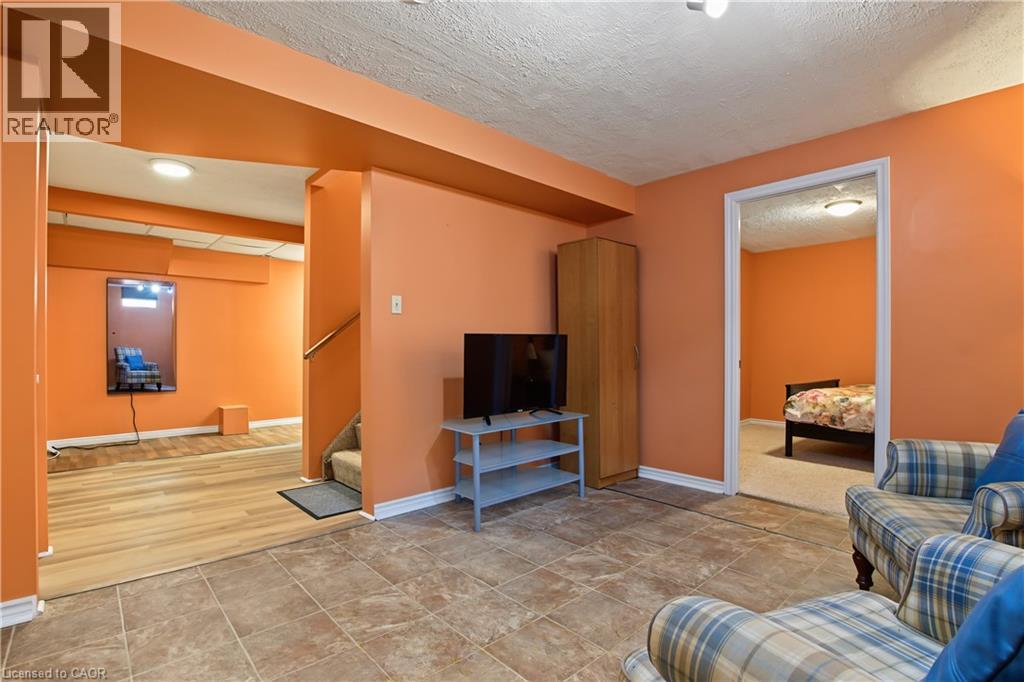 71 Linda Drive — photo 34