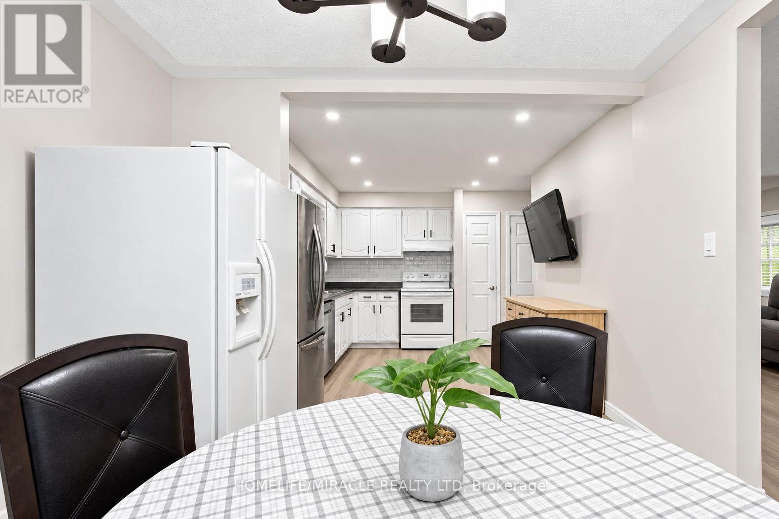 365 BLUE FOREST DRIVE - Image 10