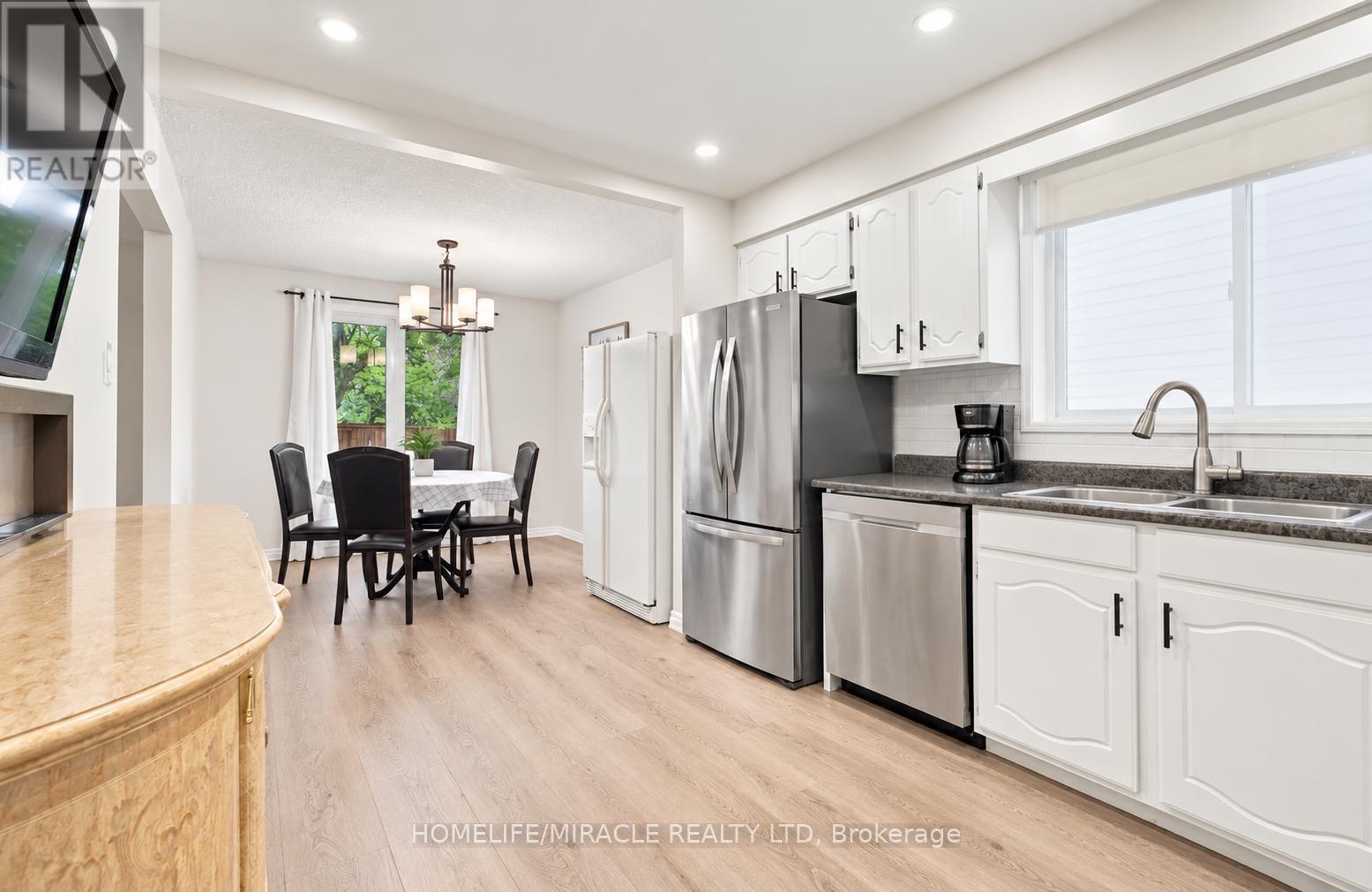 365 BLUE FOREST DRIVE - Image 11