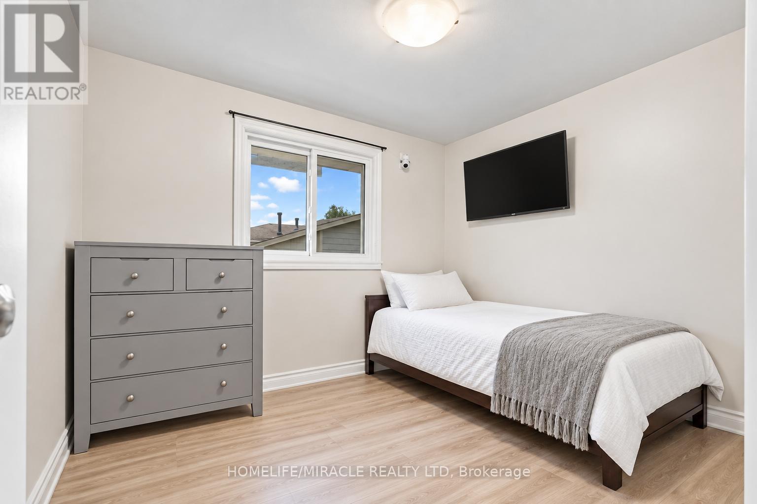 365 BLUE FOREST DRIVE - Image 15
