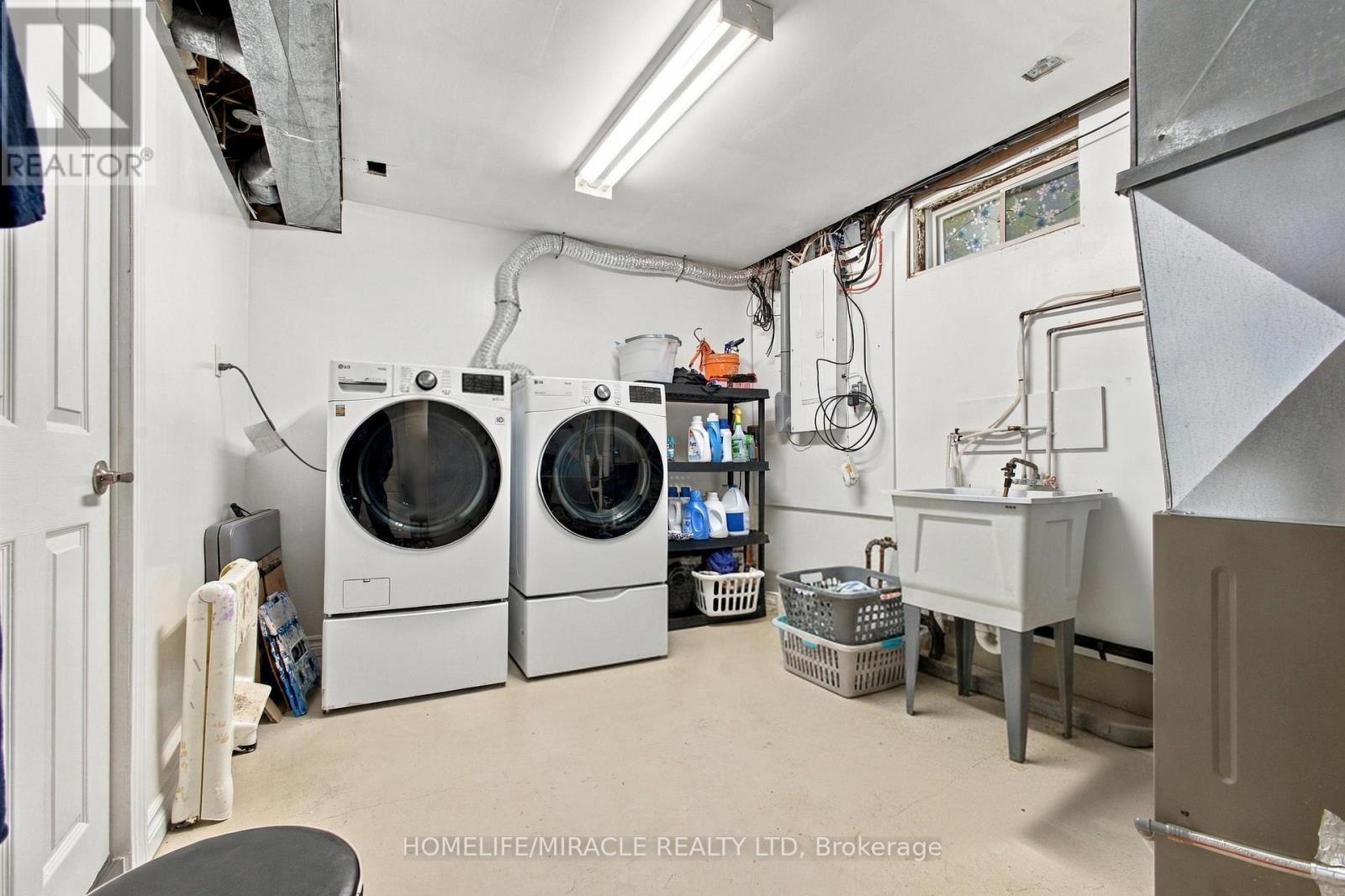 365 BLUE FOREST DRIVE - Image 24