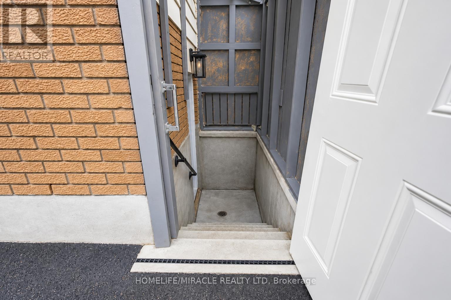 365 BLUE FOREST DRIVE - Image 25