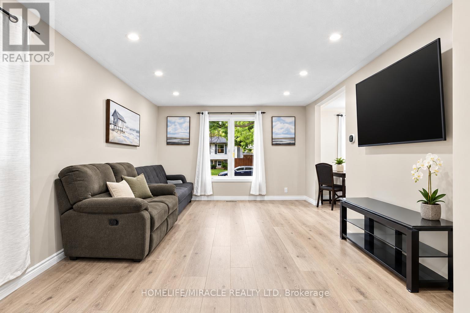 365 BLUE FOREST DRIVE - Image 4