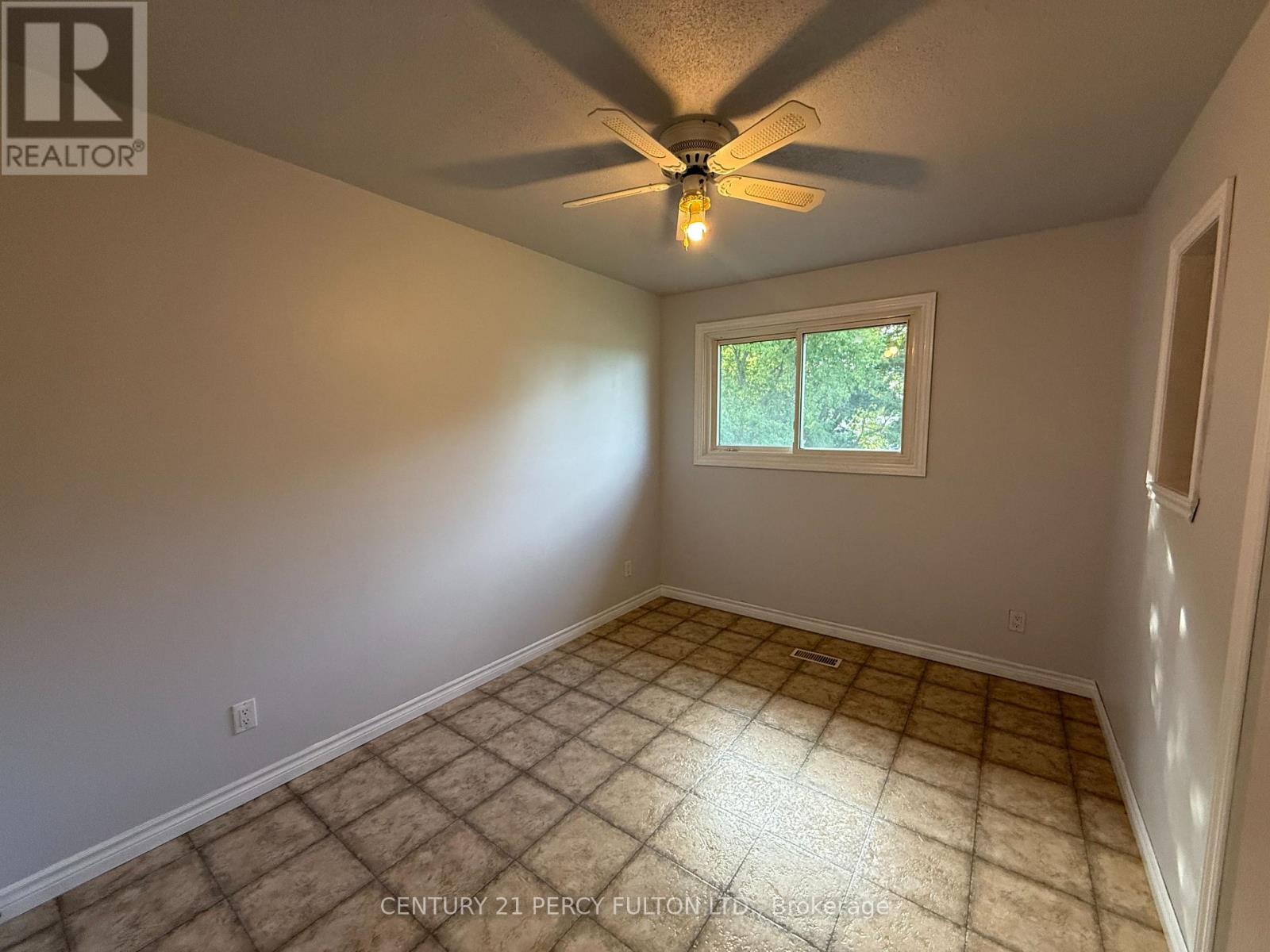 24 SOUTHWOOD CRESCENT - 12