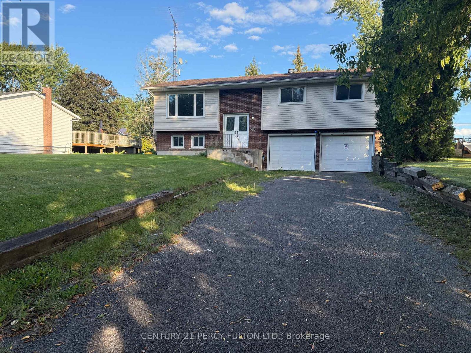 24 Southwood Crescent, Greater Napanee (Greater Napanee), Ontario, K7R3L2, Greater Napanee (Greater Napanee), Ontario — photo 2 of 5