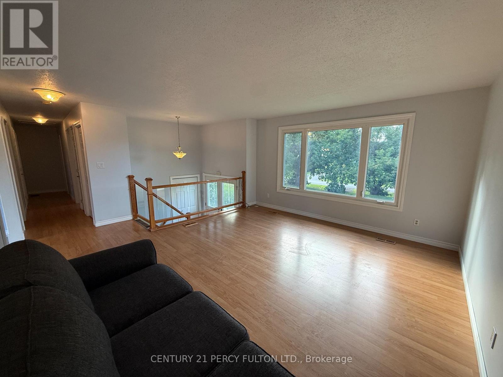 24 Southwood Crescent, Greater Napanee (Greater Napanee), Ontario, K7R3L2, Greater Napanee (Greater Napanee), Ontario — photo 4 of 5