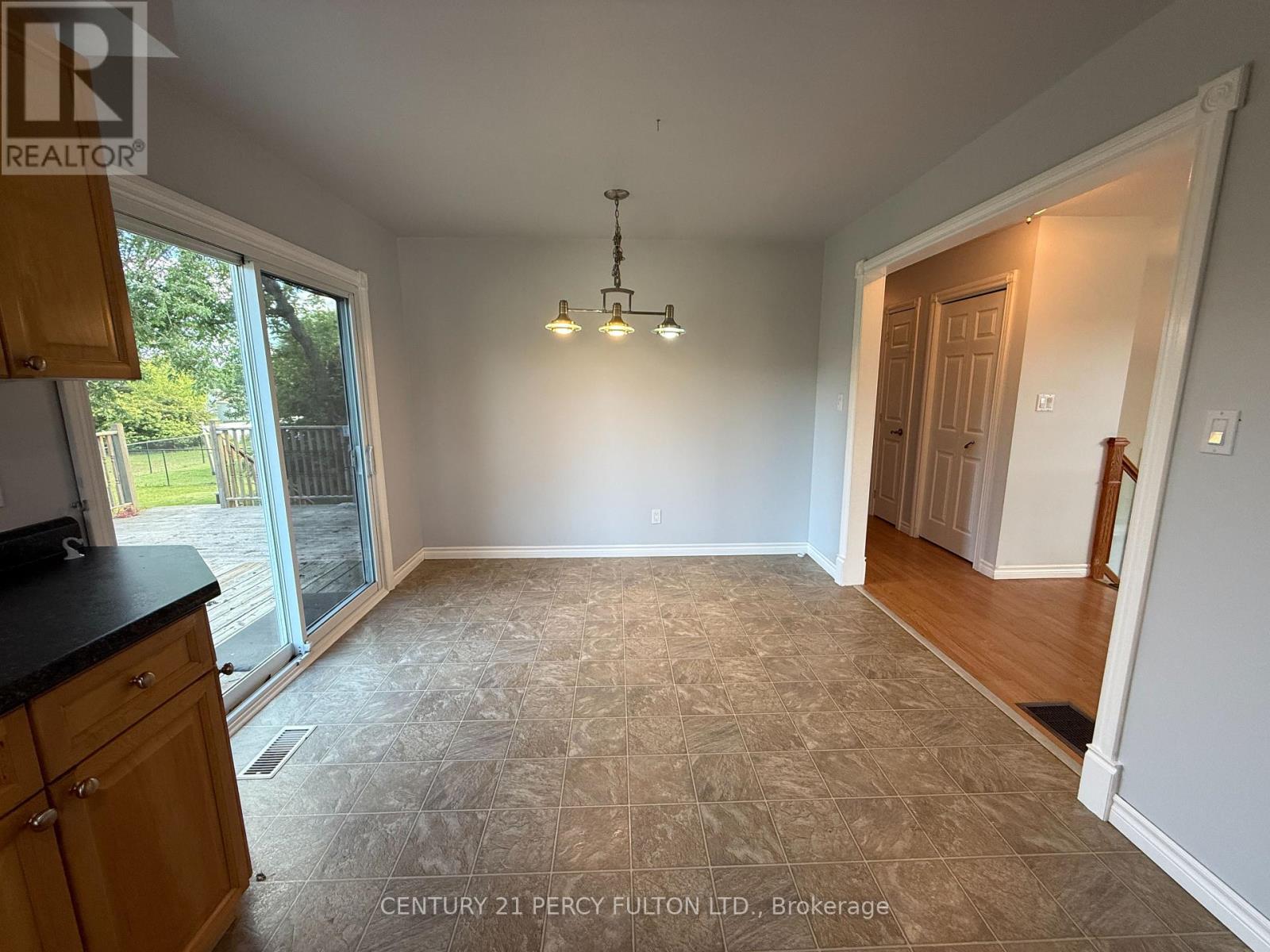 24 SOUTHWOOD CRESCENT - 7
