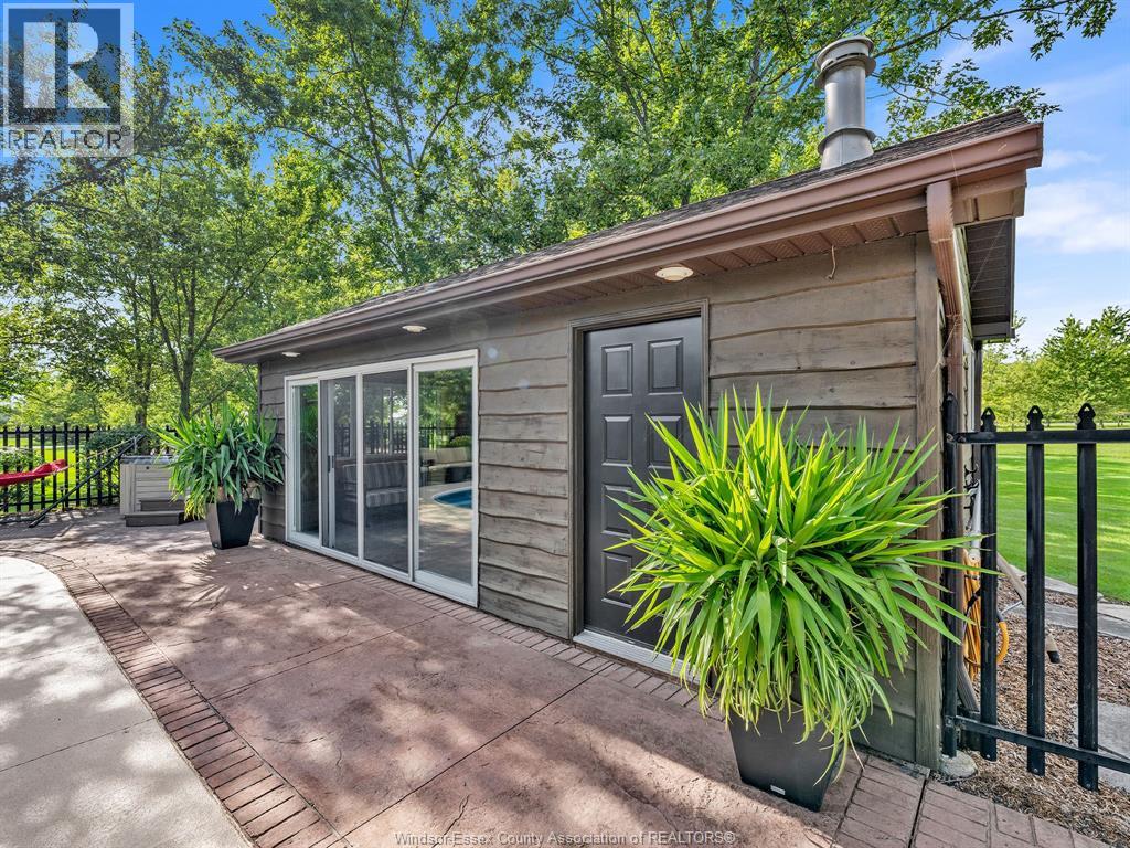 4024 HICKORY ACRES DRIVE - 40