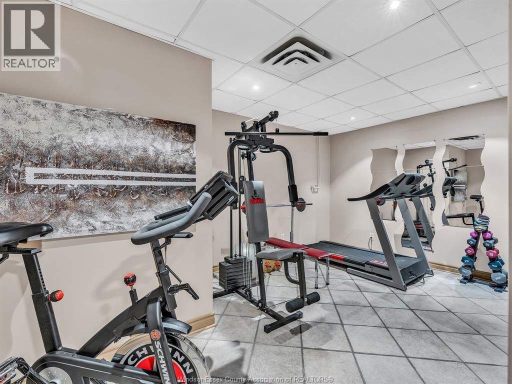 4024 HICKORY ACRES DRIVE - 35
