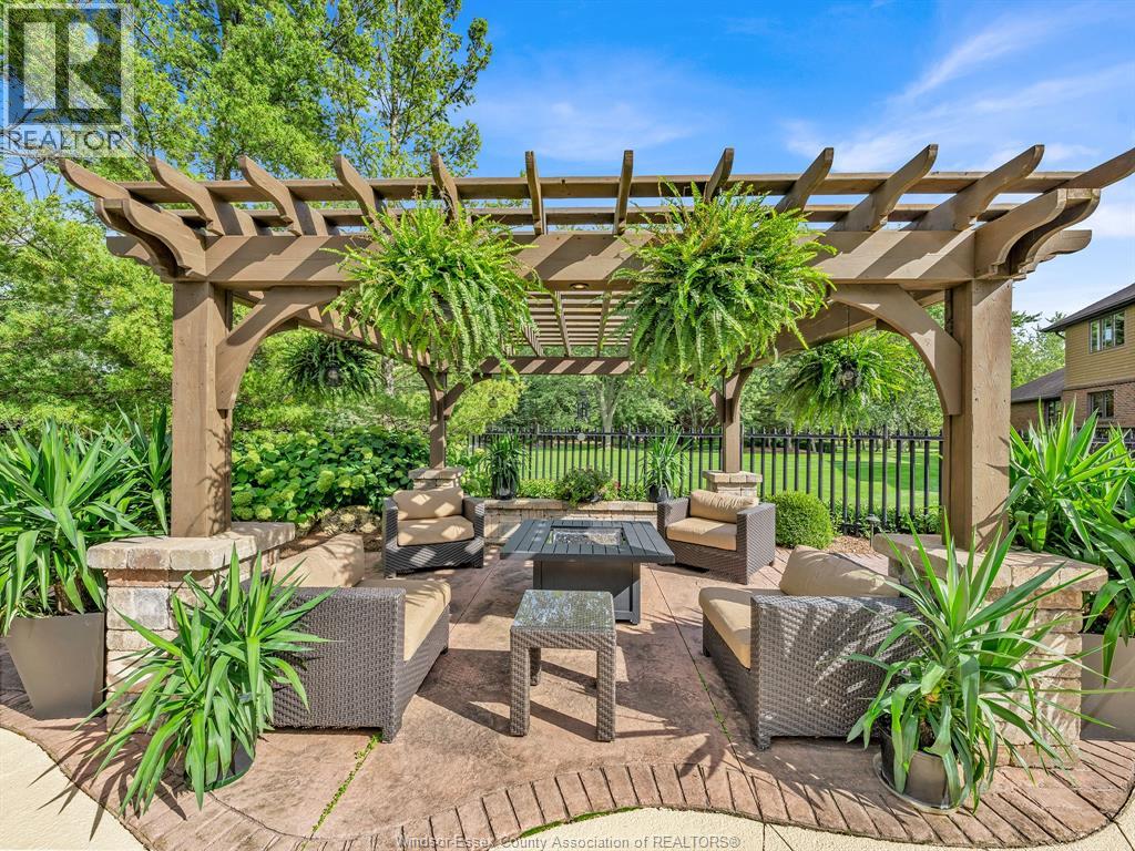4024 HICKORY ACRES DRIVE - 39