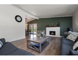 Living room - 10165 Brentwood Drive, Little Mountain, Chilliwack, BC V2P6G5 Photo 7