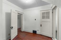 Laundry room - 196 Enfield Crescent, Winnipeg, MB R2H1B1 Photo 11