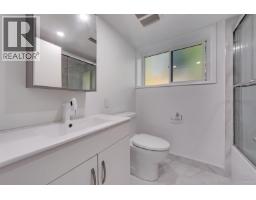 667 Plymouth Drive, North Vancouver, BC V7H2H5 Photo 16