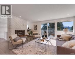 667 Plymouth Drive, North Vancouver, BC V7H2H5 Photo 6