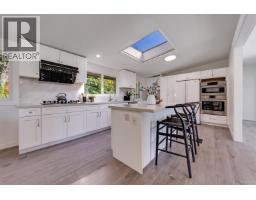 667 Plymouth Drive, North Vancouver, BC V7H2H5 Photo 9