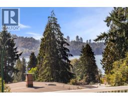 667 Plymouth Drive, North Vancouver, BC V7H2H5 Photo 13
