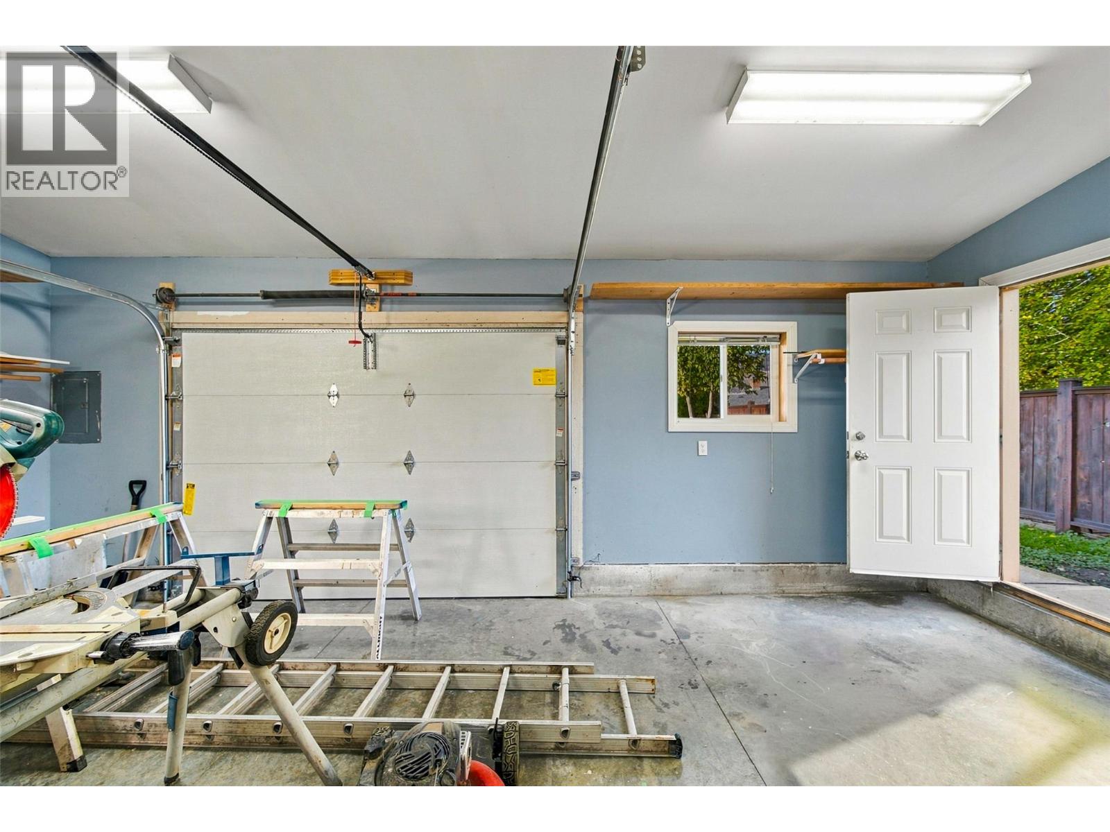 1201 PLEASANT Street - 52