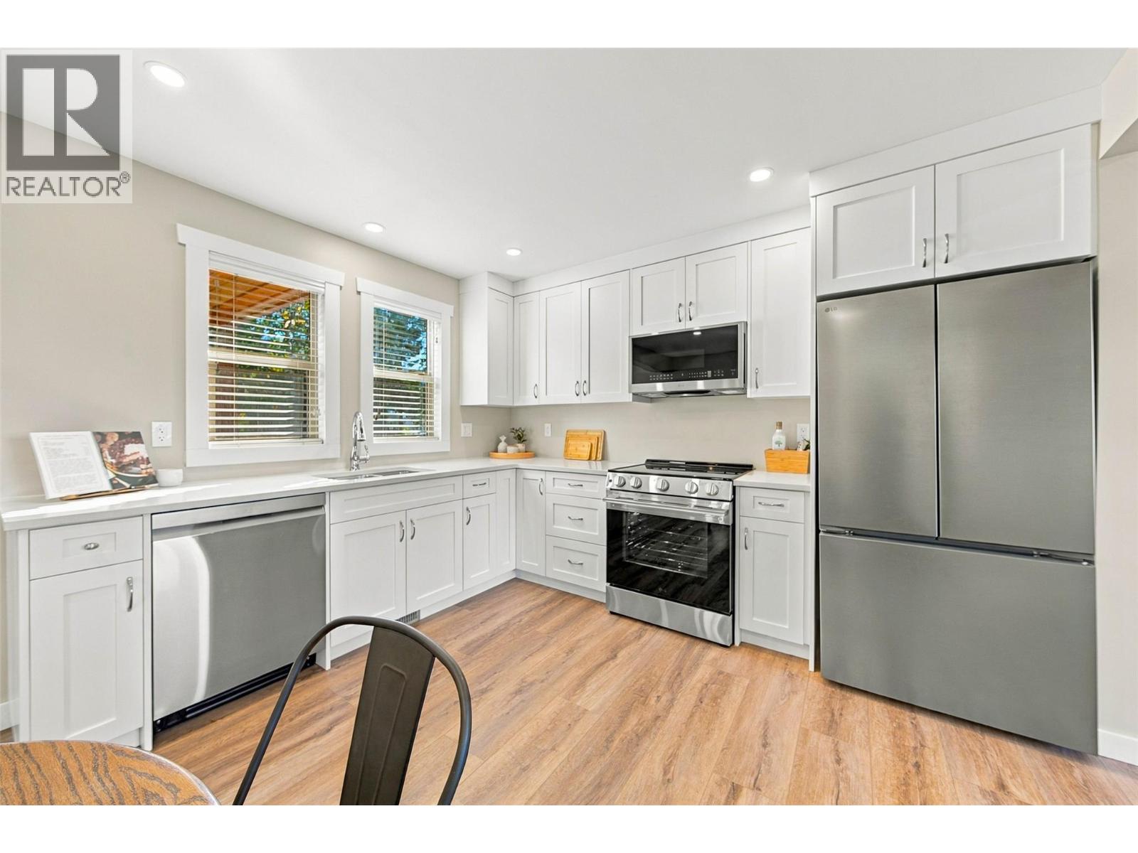 1201 PLEASANT Street - 16