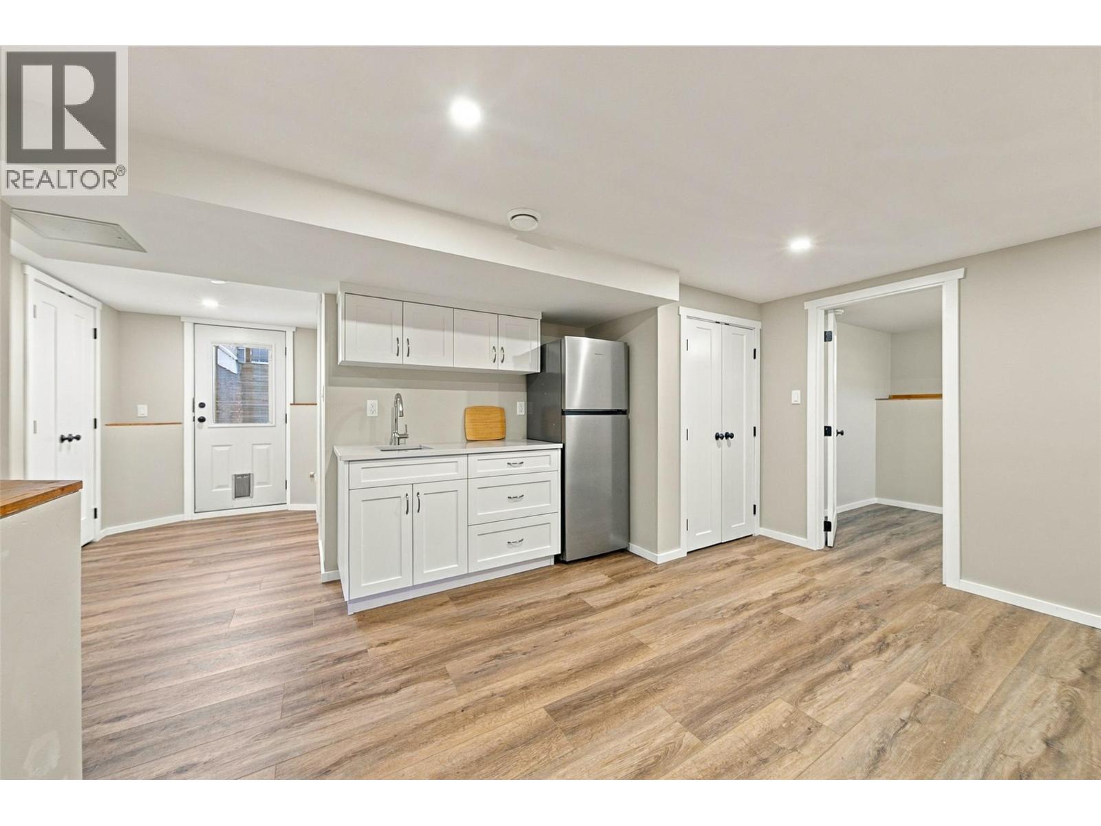 1201 PLEASANT Street - 29