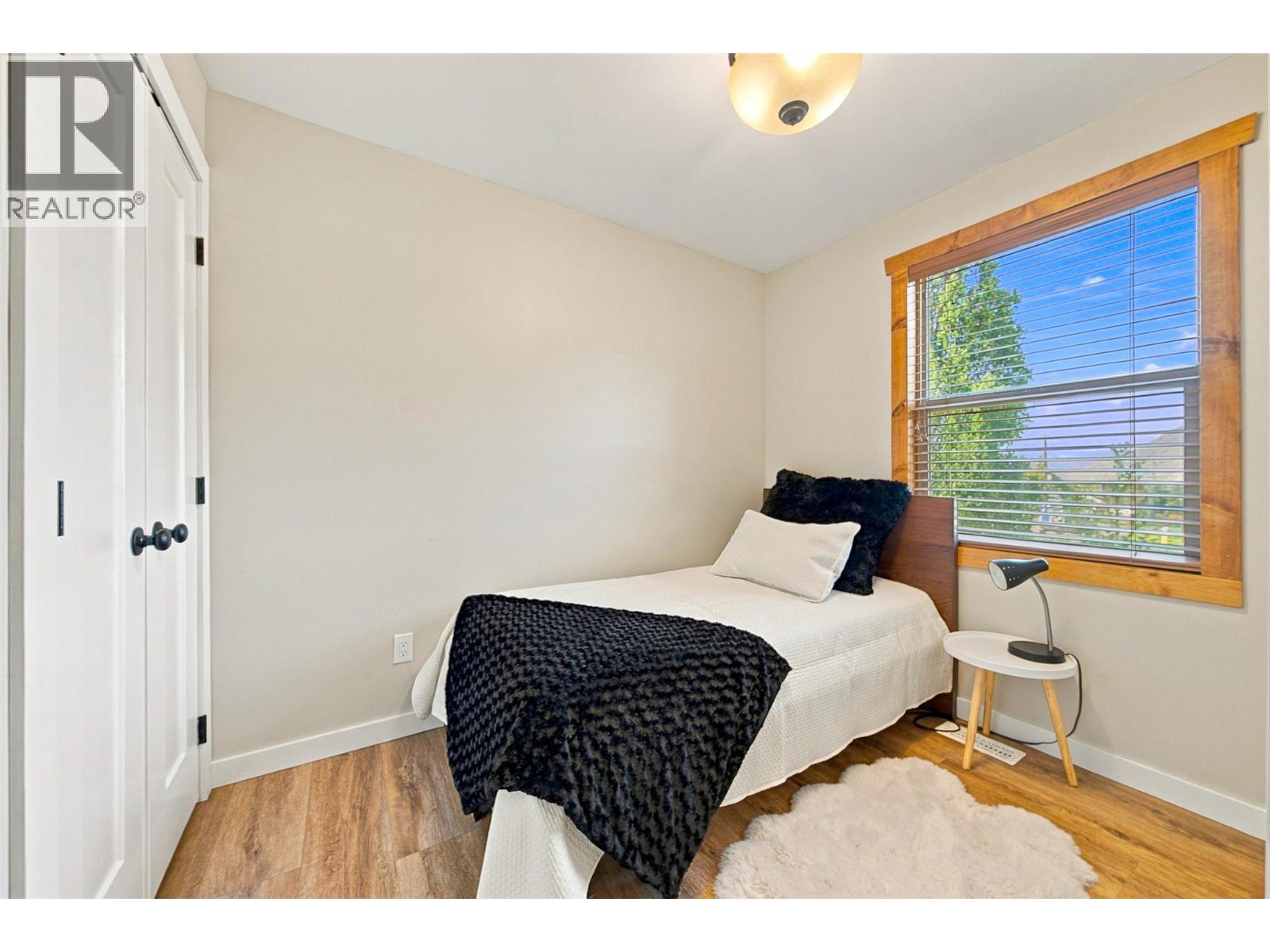 1201 PLEASANT Street - 7