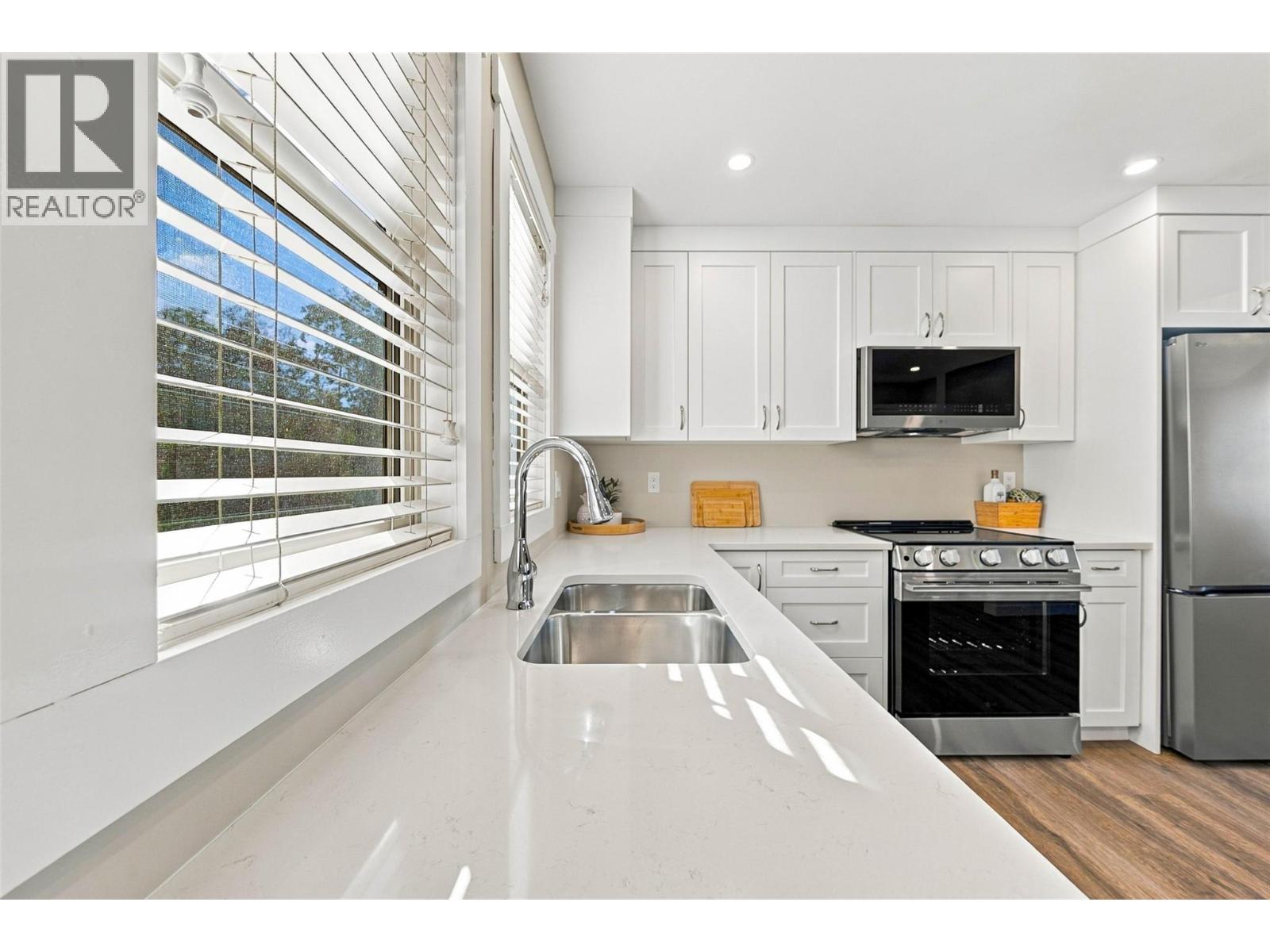 1201 PLEASANT Street - Image 19