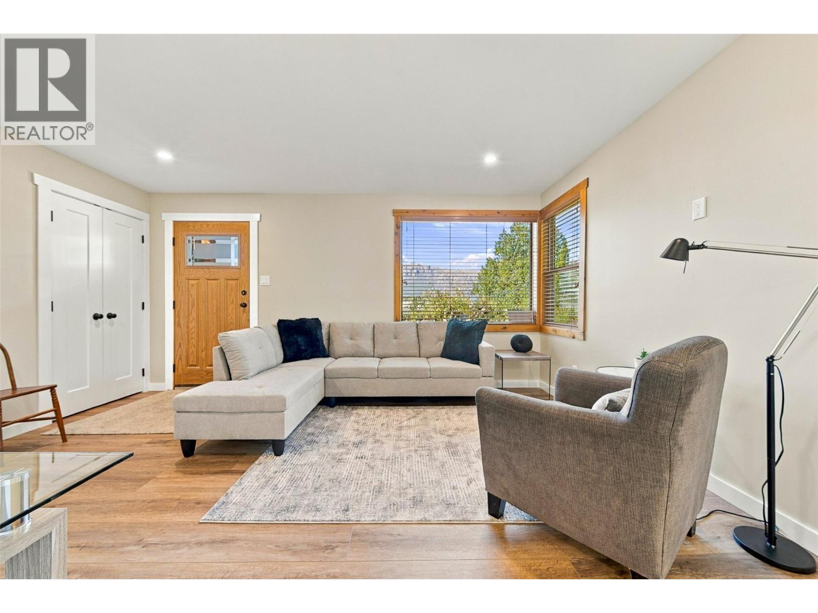 1201 PLEASANT Street - 12