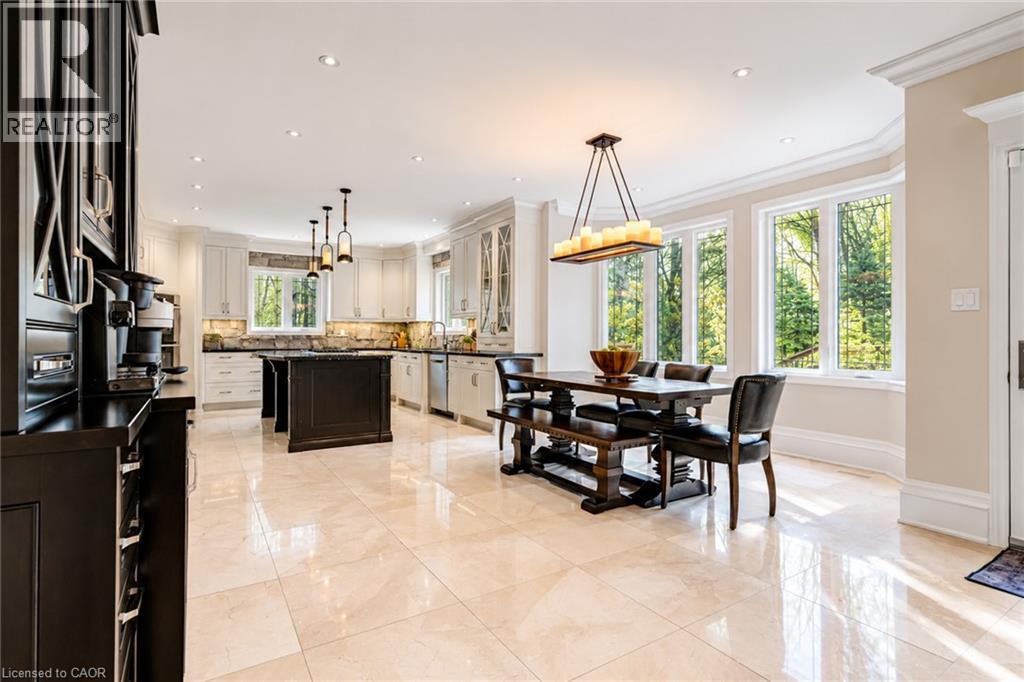 18 ELDER Crescent - 18