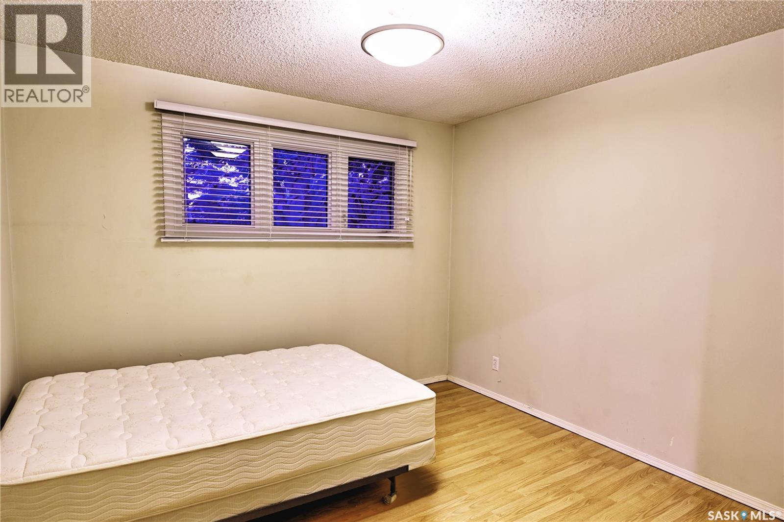 321 Winnipeg AVENUE N, Saskatoon — photo 13