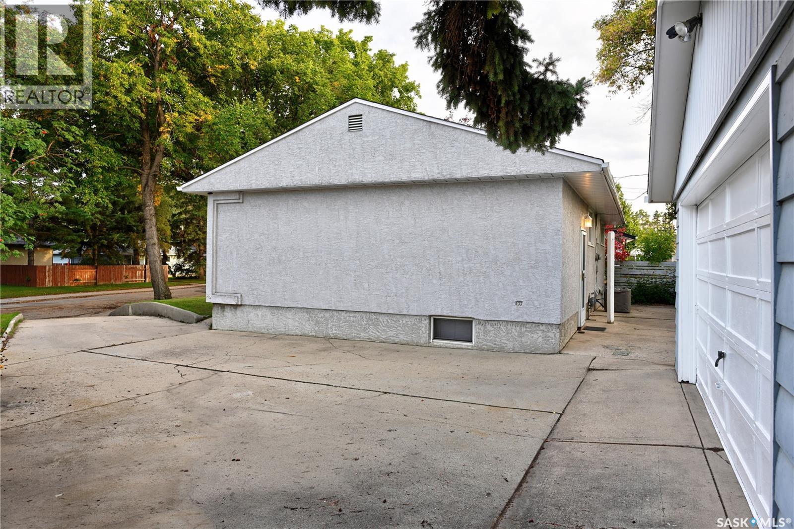 321 Winnipeg AVENUE N, Saskatoon — photo 28