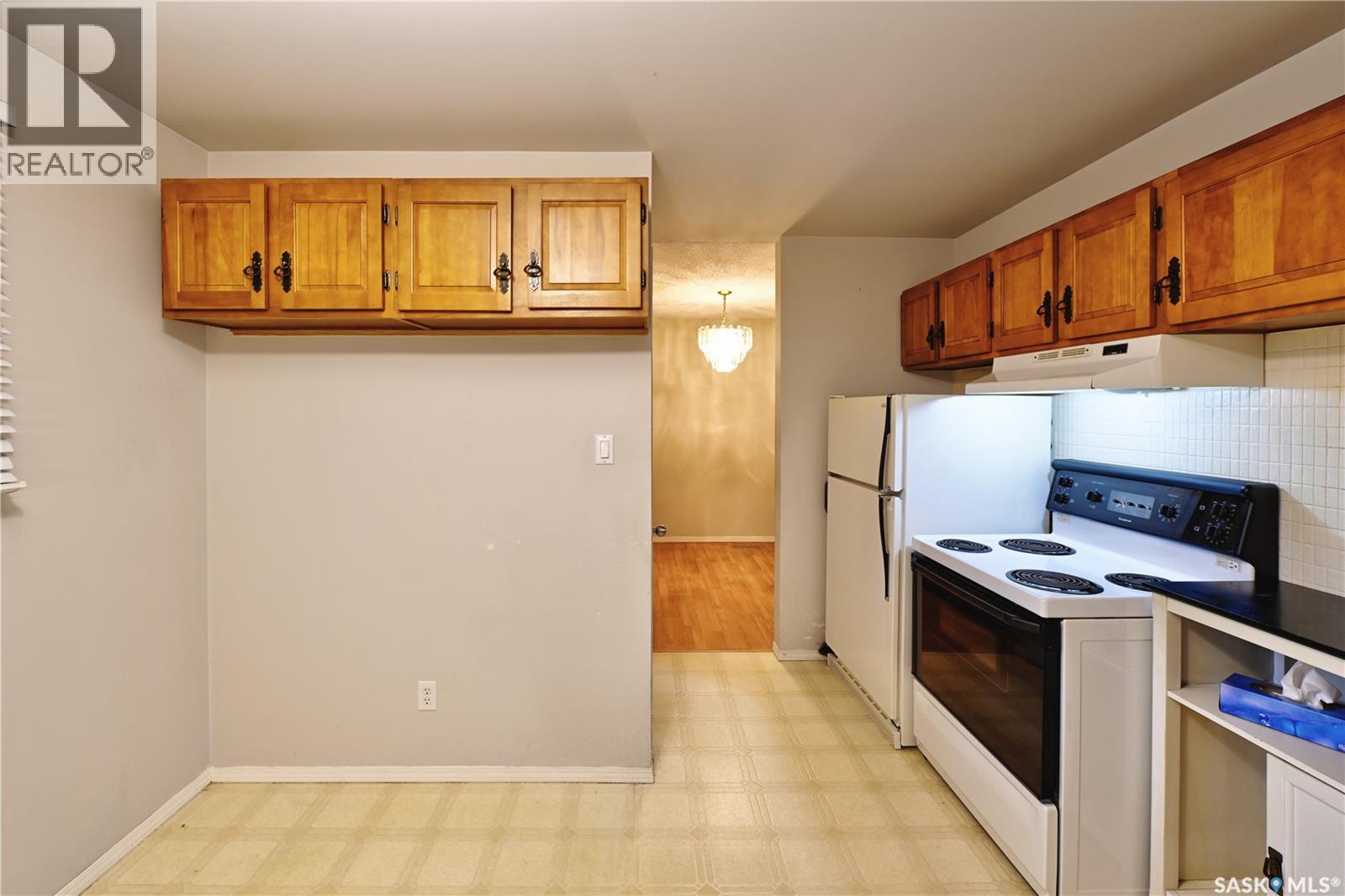 321 Winnipeg AVENUE N, Saskatoon — photo 3