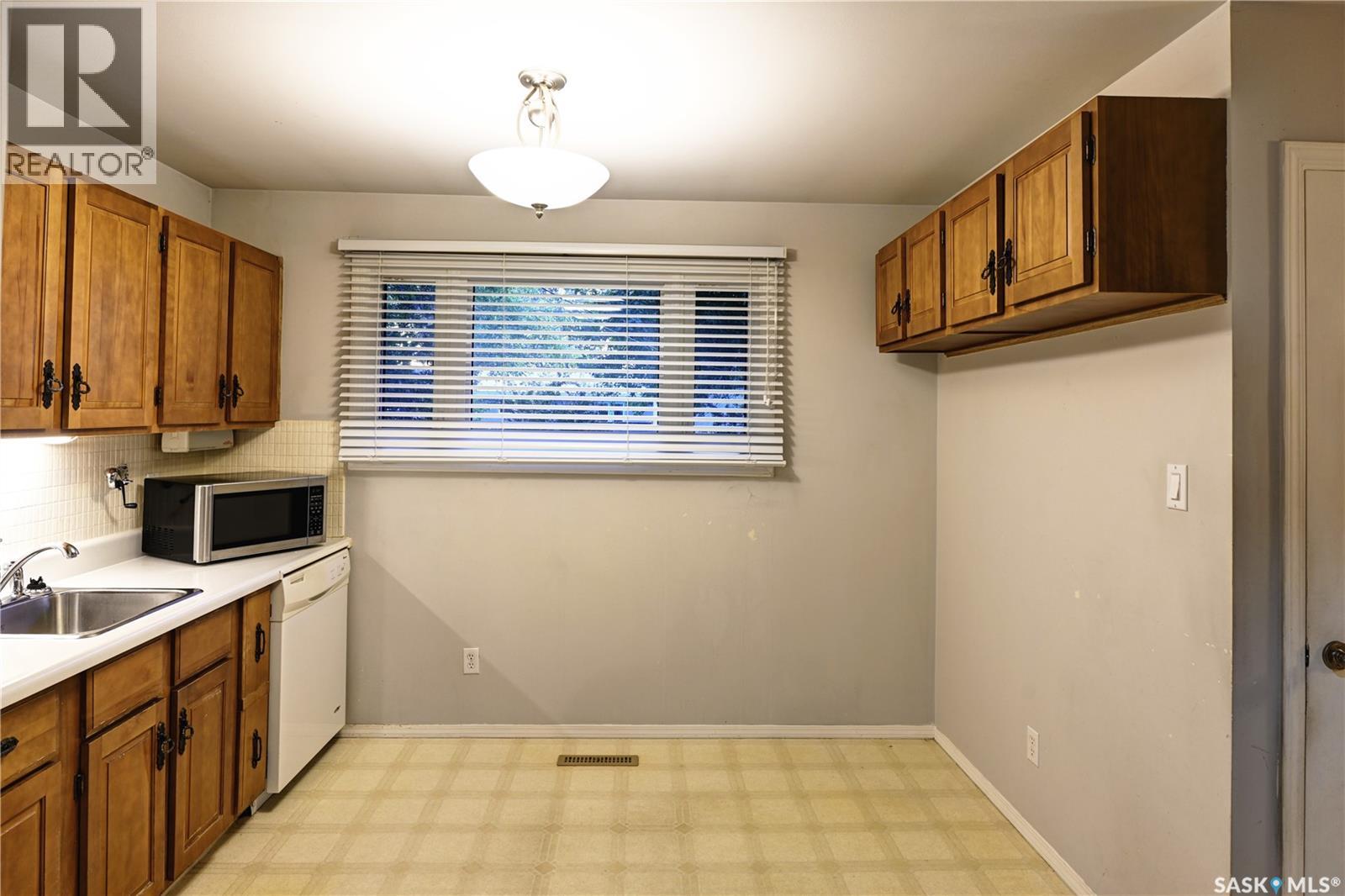 321 Winnipeg AVENUE N, Saskatoon — photo 6