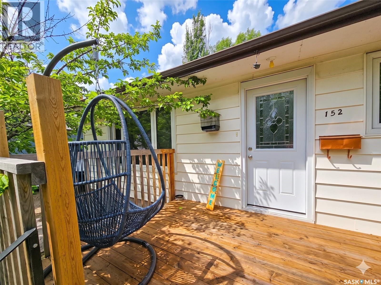 152 5th AVENUE SE, Swift Current, Saskatchewan, S9H3M7, Swift Current, Saskatchewan — photo 1 of 5