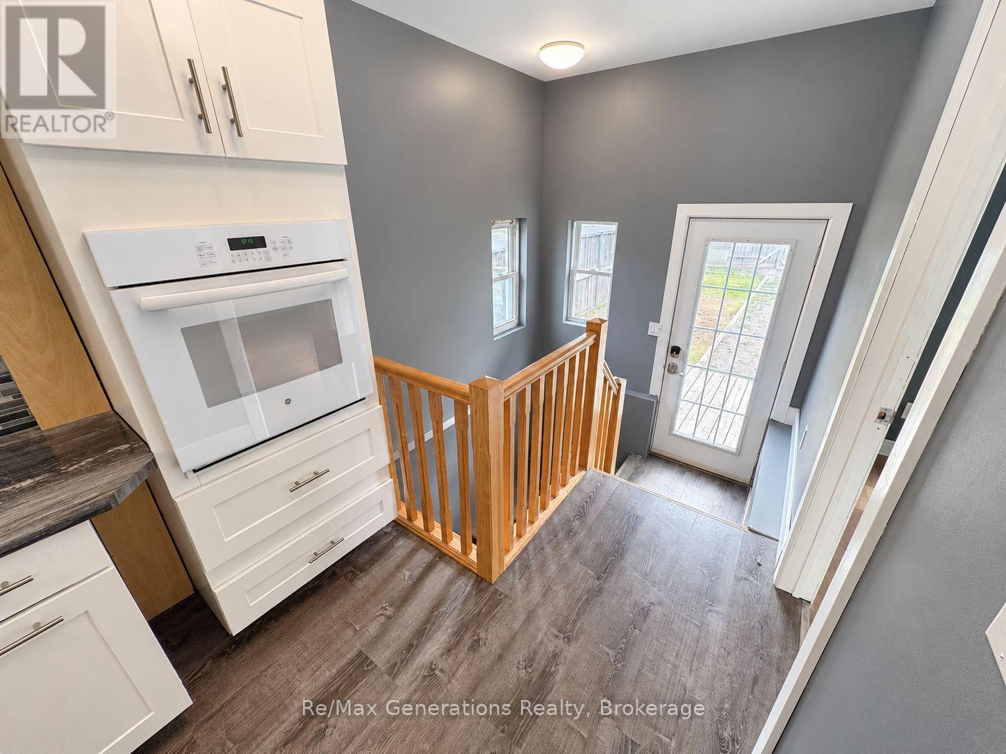 447 RITA STREET - 6