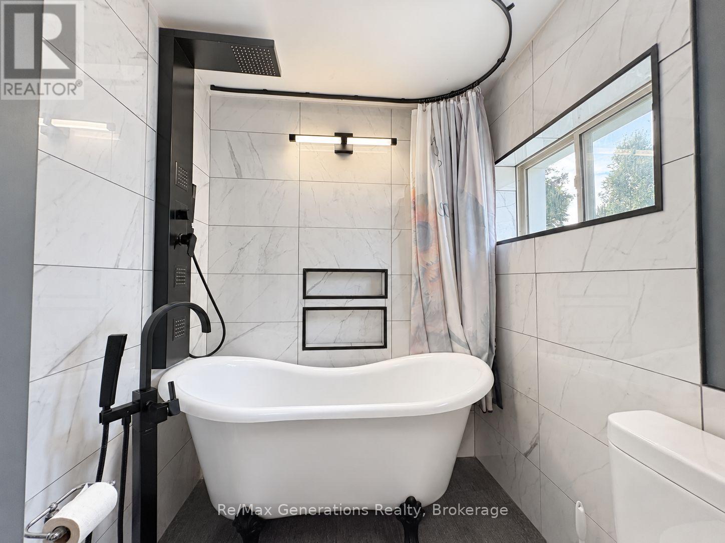 447 RITA STREET - 8