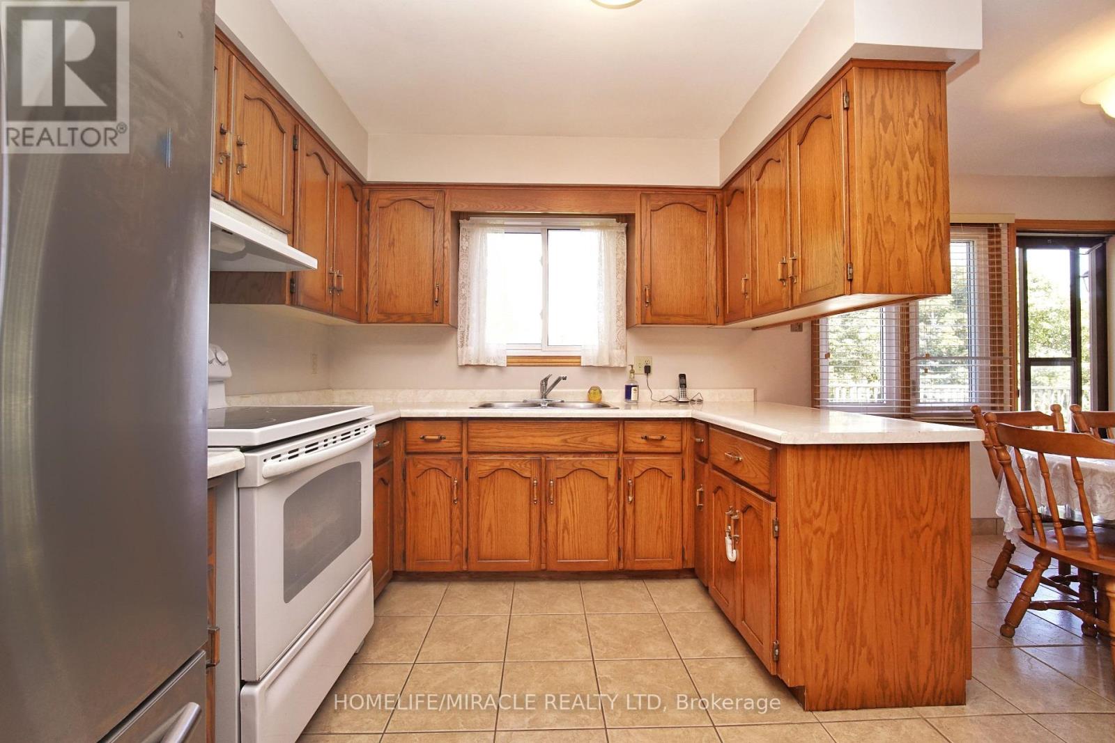 56 SCENIC WOOD CRESCENT - 11