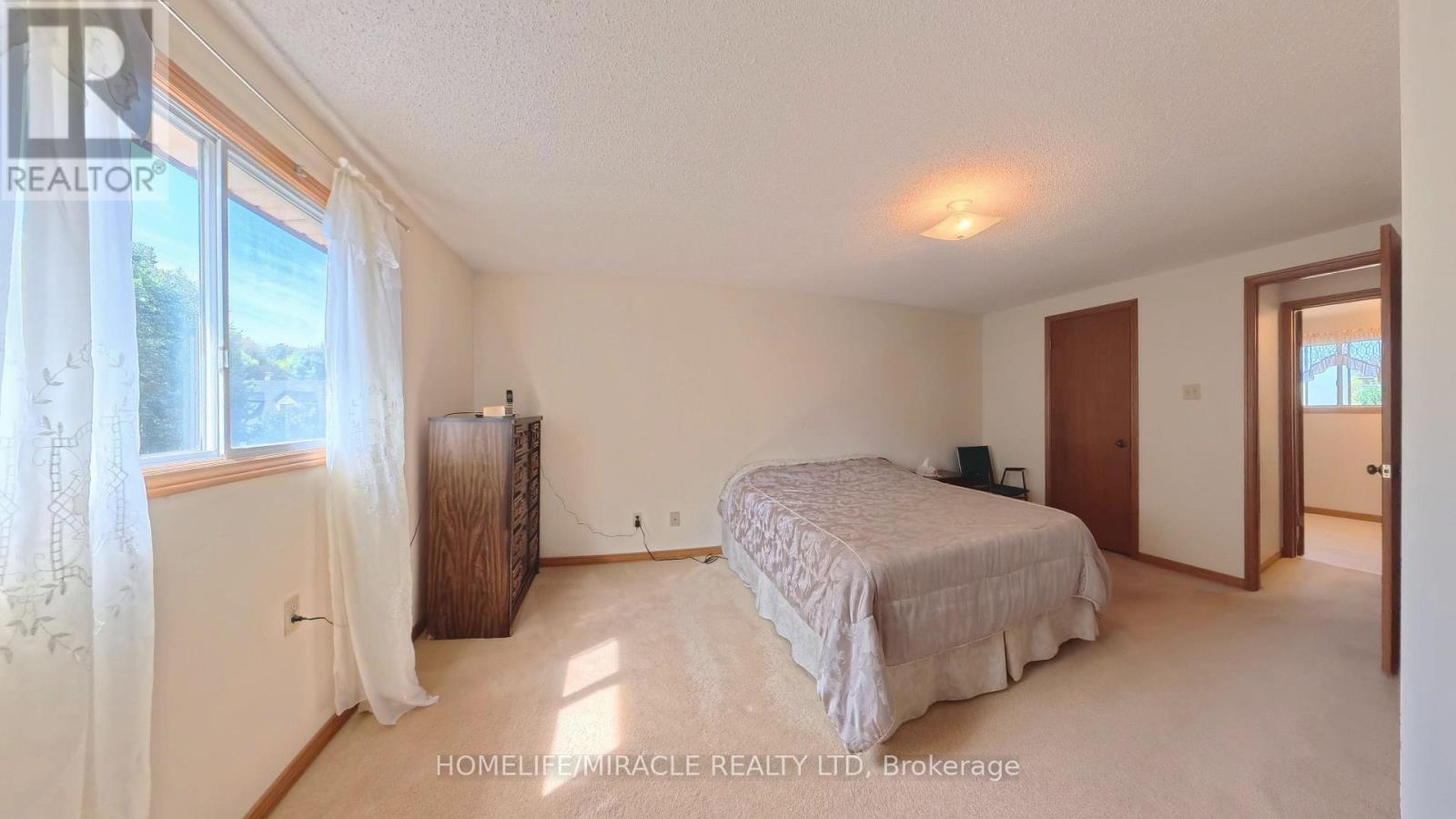 56 SCENIC WOOD CRESCENT - 24