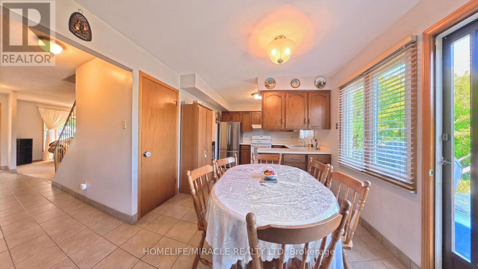 56 SCENIC WOOD CRESCENT - 19