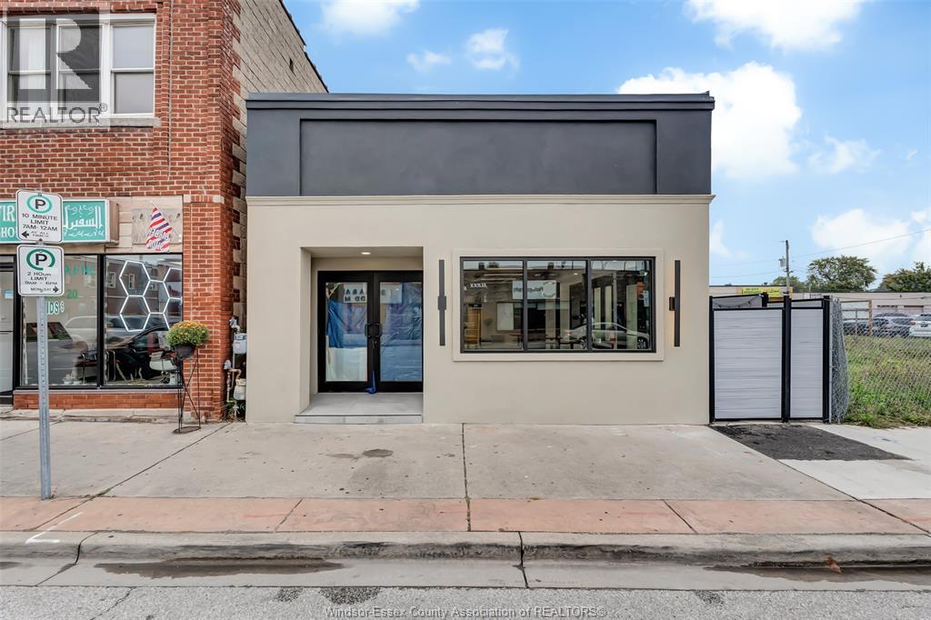 Property for lease at 714 WYANDOTTE STREET East
