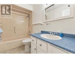 Foyer - 146 Montrose Avenue, Toronto, ON M6J2T7 Photo 9