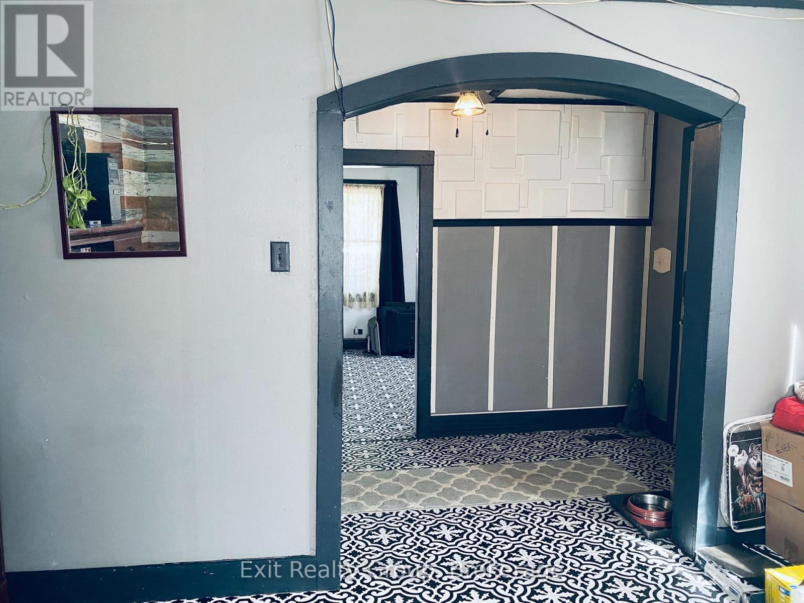 33 GLASTONBURY ROAD - Image 13