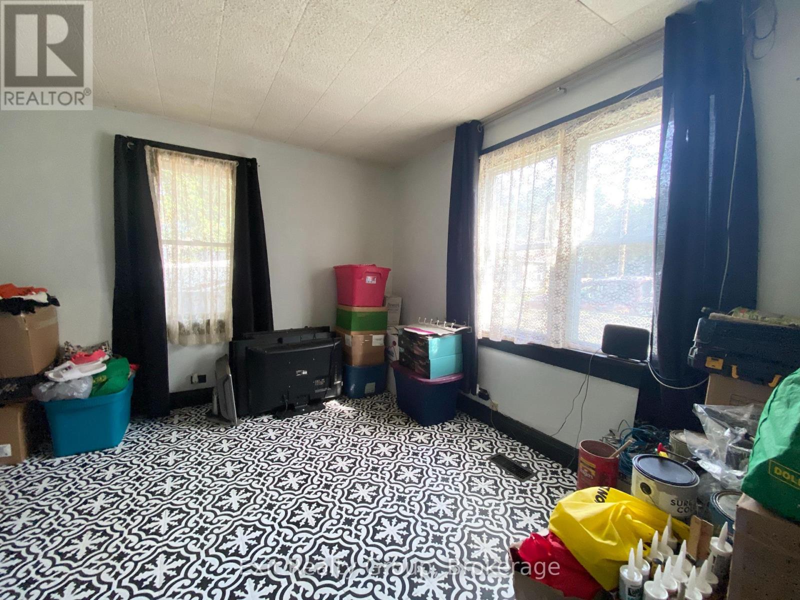 33 GLASTONBURY ROAD - 22