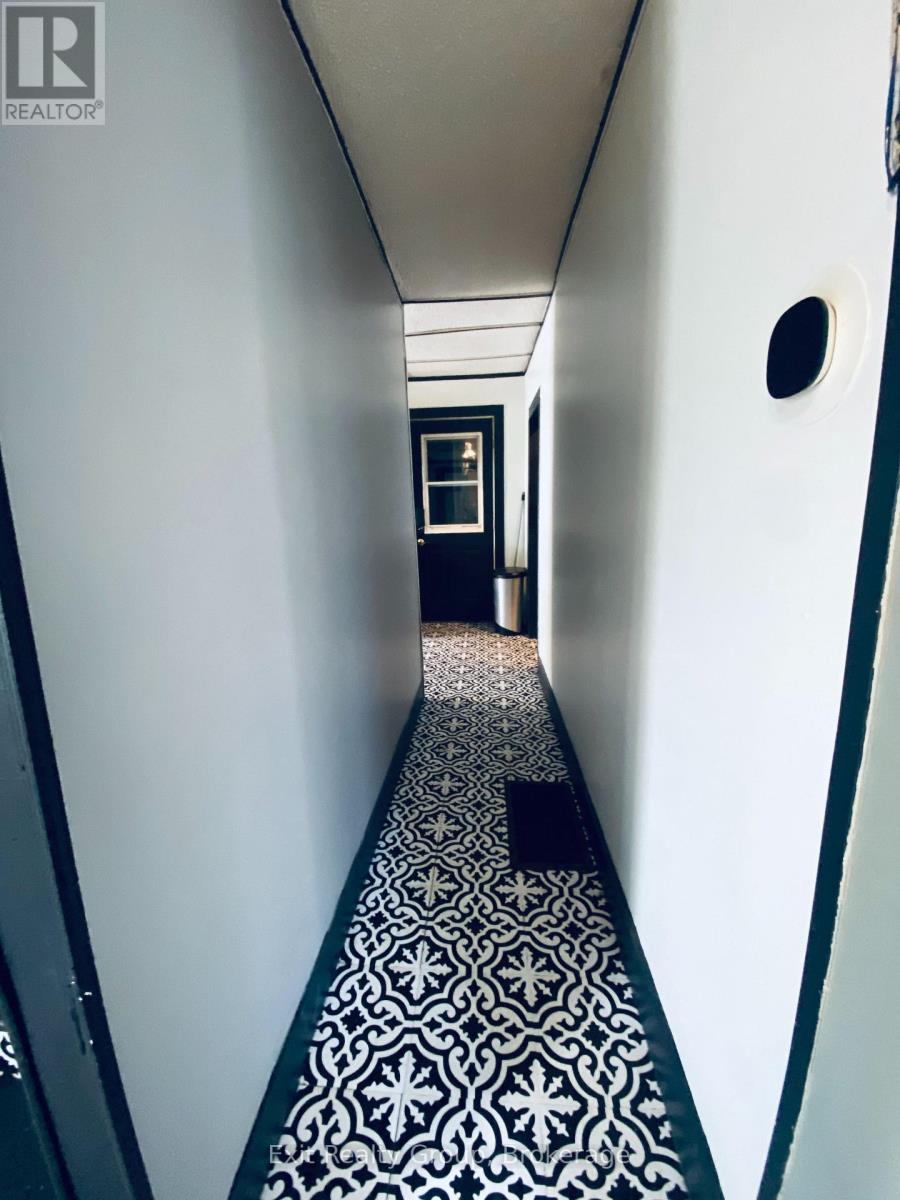 33 GLASTONBURY ROAD - Image 24