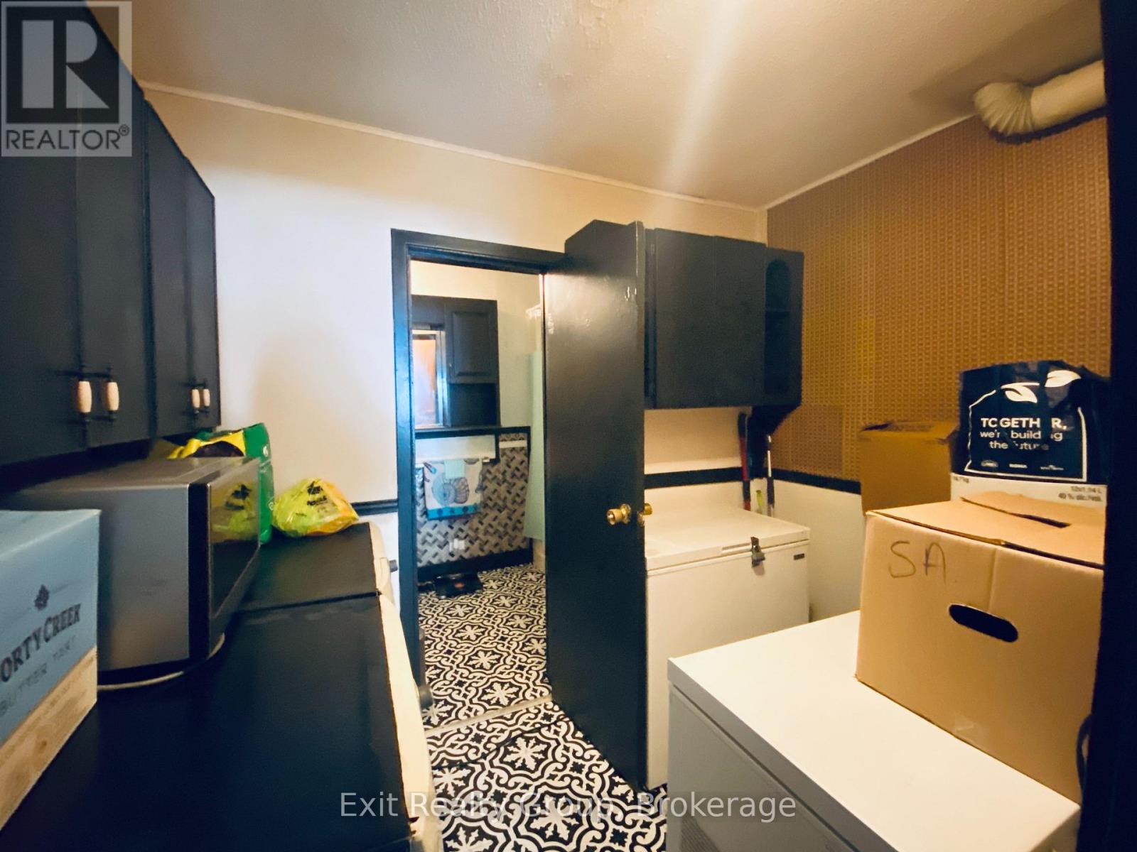 33 GLASTONBURY ROAD - Image 25