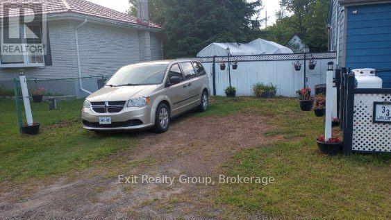 33 GLASTONBURY ROAD - 6