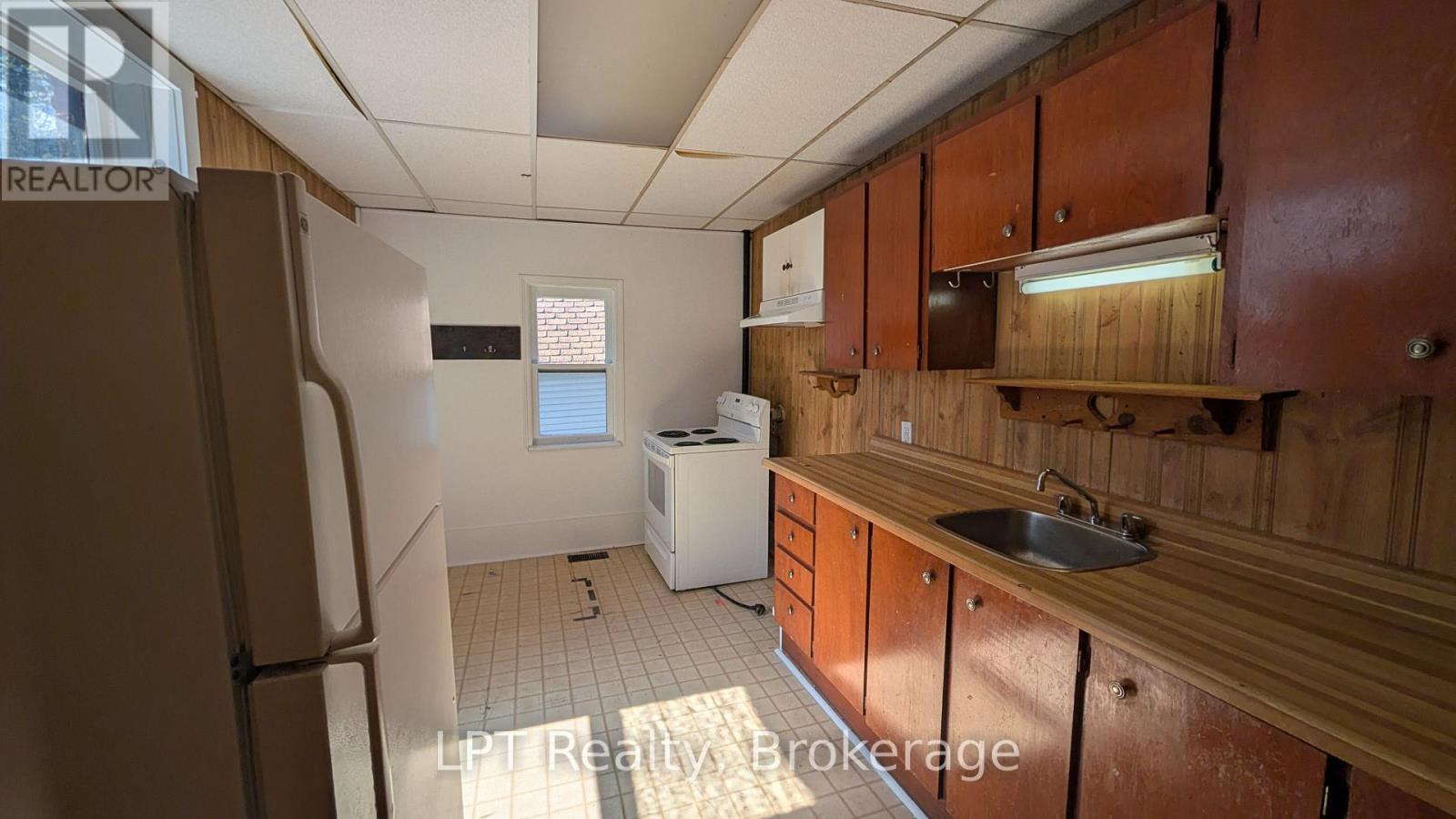 265 Bethune Street, Peterborough (Town Ward 3), Ontario, K9J3L5, Peterborough (Town Ward 3), Ontario — photo 4 of 5