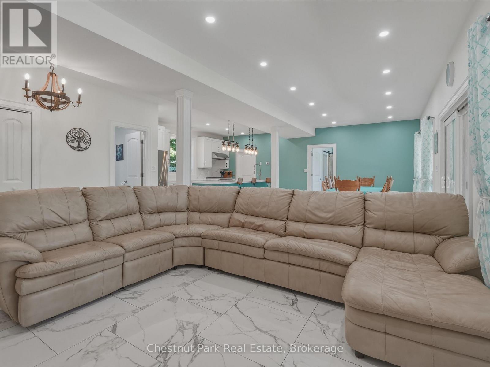1013 GOODLIFE LANE - Image 9